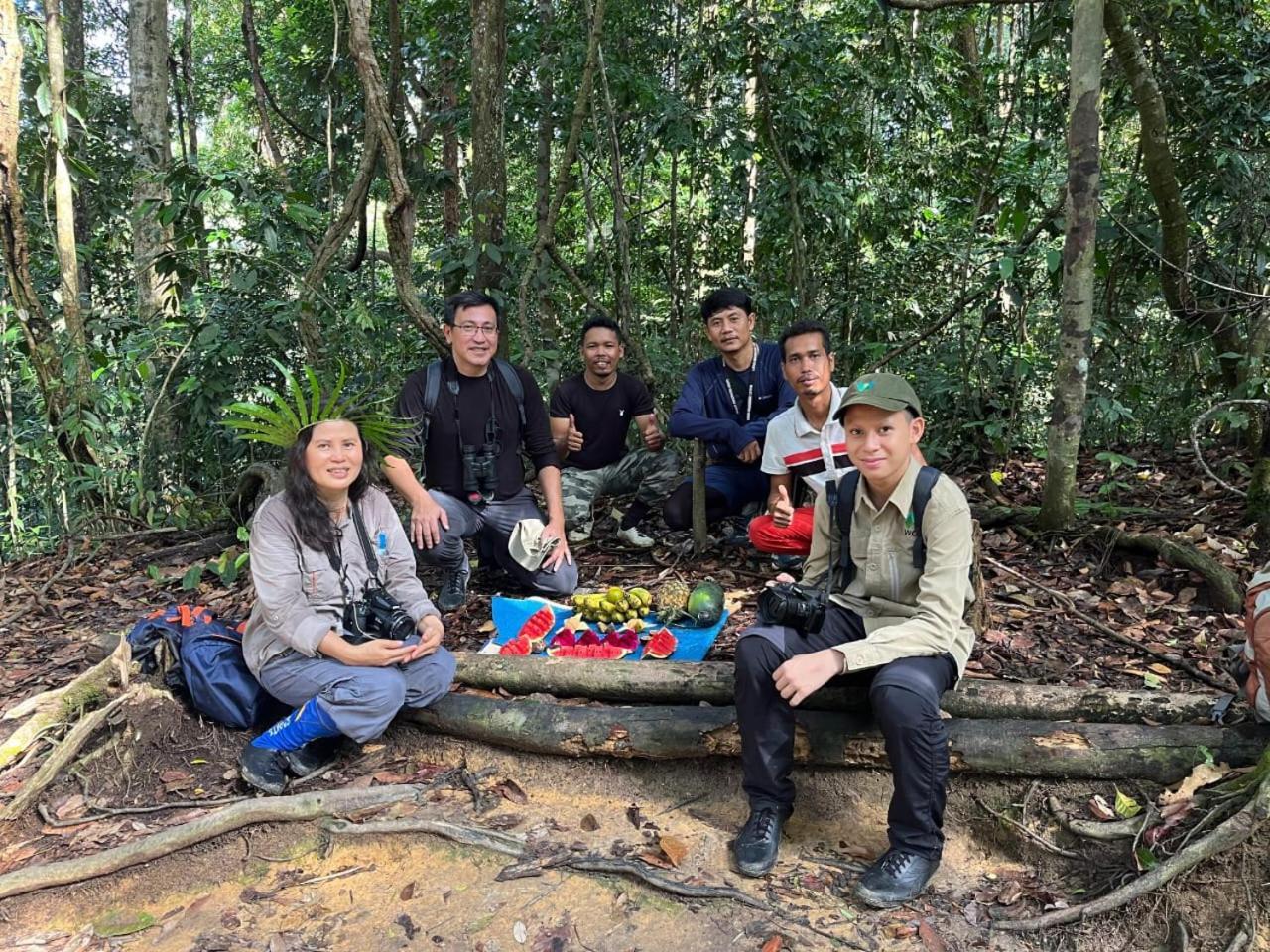 Pongo Guest House & Jungle Trekking Bukit Lawang Exteriör bild