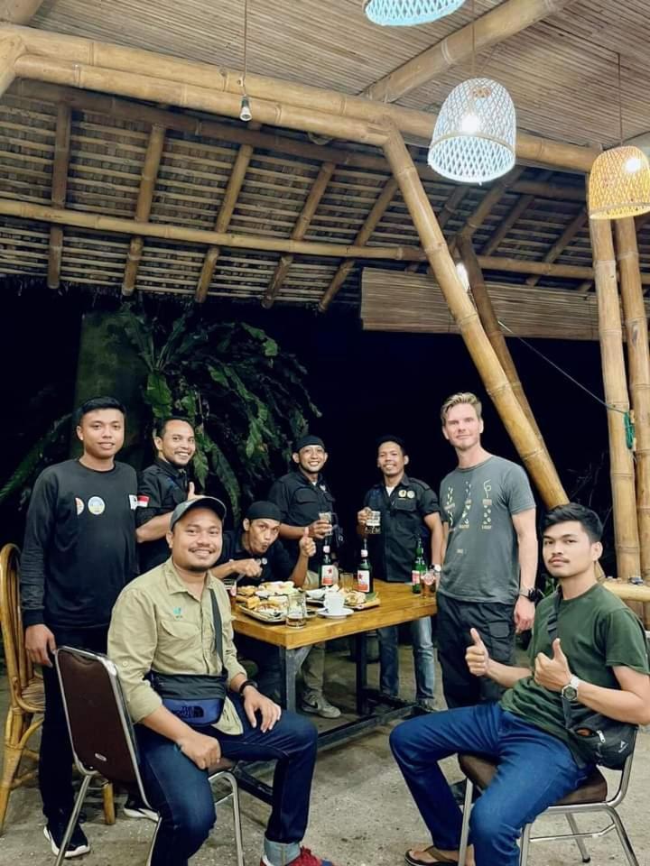 Pongo Guest House & Jungle Trekking Bukit Lawang Exteriör bild